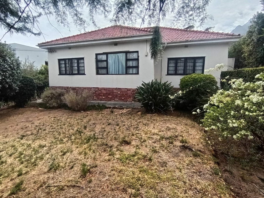3 Bedroom Property for Sale in Vredehoek Western Cape